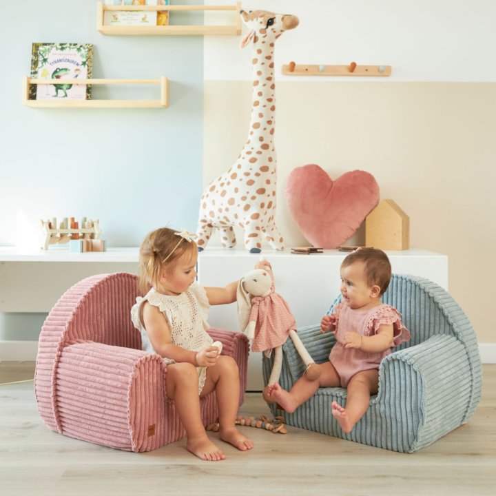 Vaikiškas fotelis FLUFFY pelenų rožinės spalvos