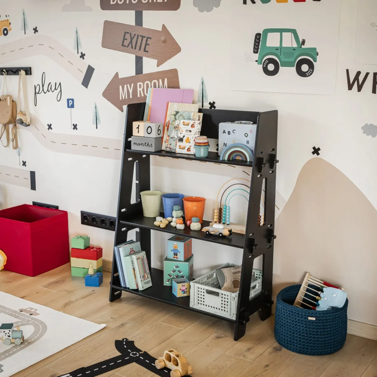 Montessori lentyna vaikų kambariui, pagaminta iš natūralios beržo medienos. Puikiai tinka žaislams, knygoms ir daiktams laikyti.