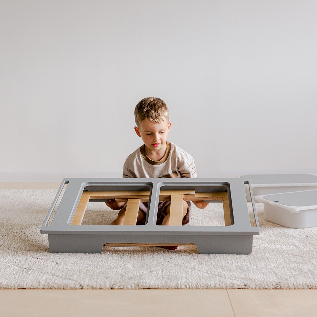 Vaikiškas Montessori Stalas su Dėžutėm