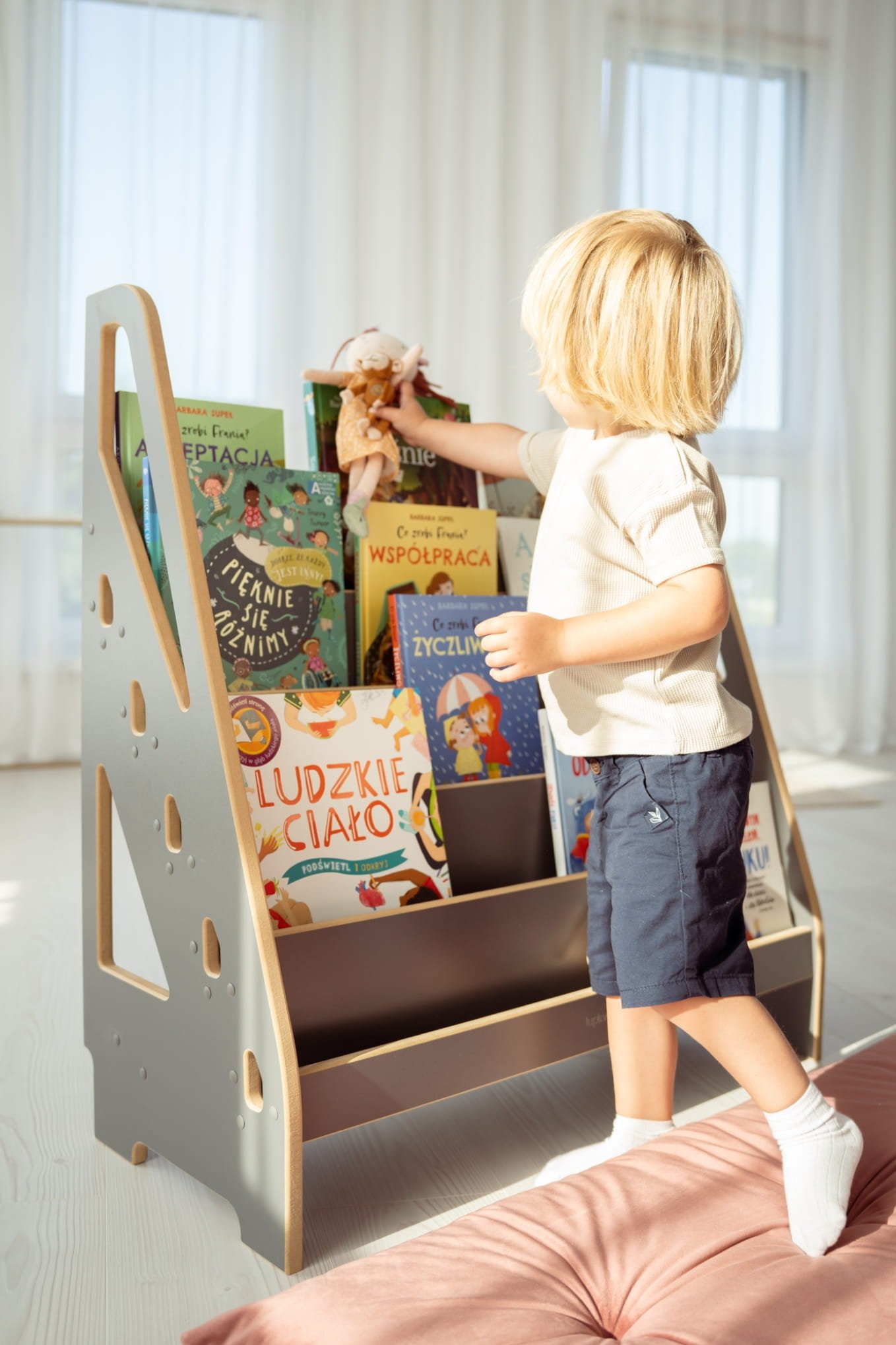 MAXI Pilka Montessori Knygų Lentyna