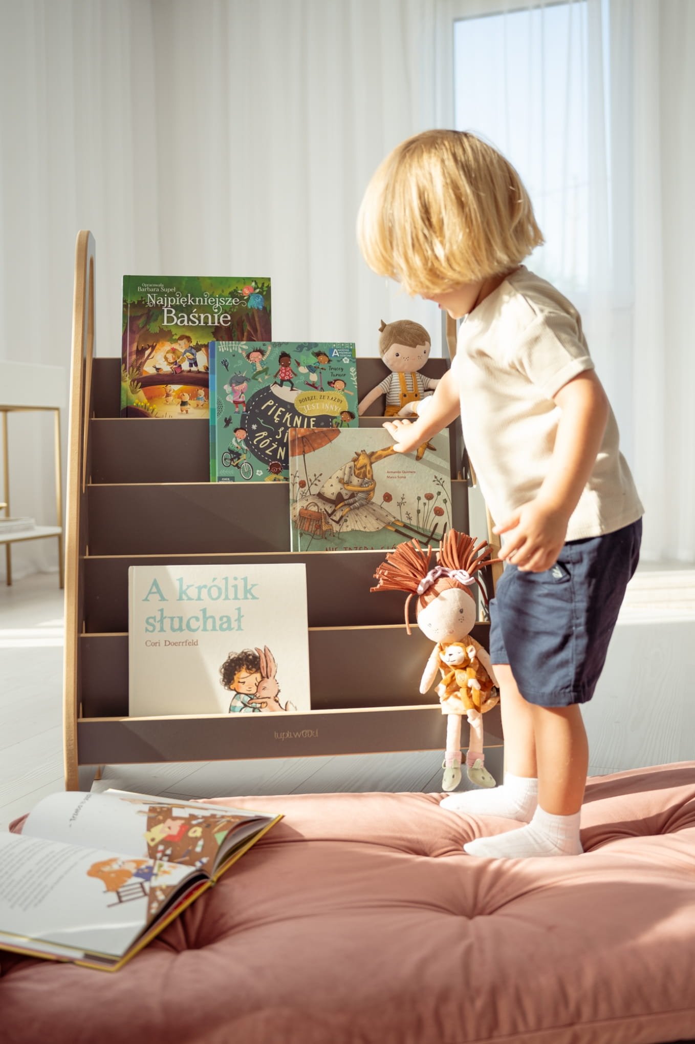 MINI Pilka Montessori knygų lentyna