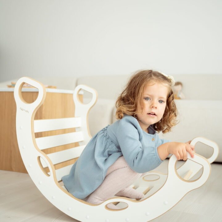 Mažas Montessori rokeris su rankenom