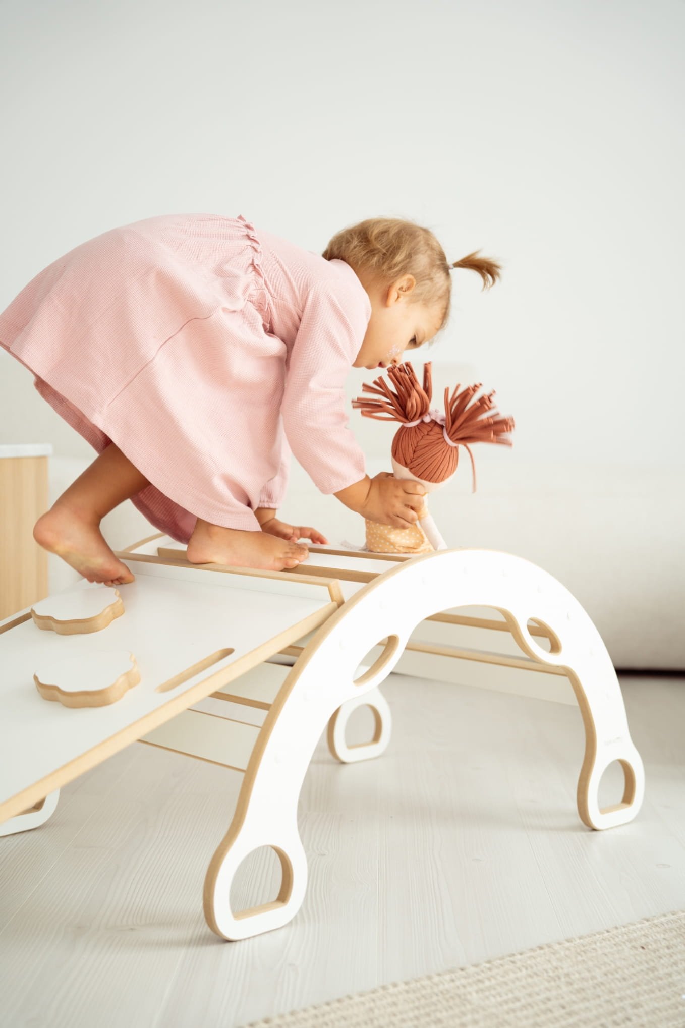 Mažas Montessori rokeris su rankenom + laipynė DEBESĖLIAI