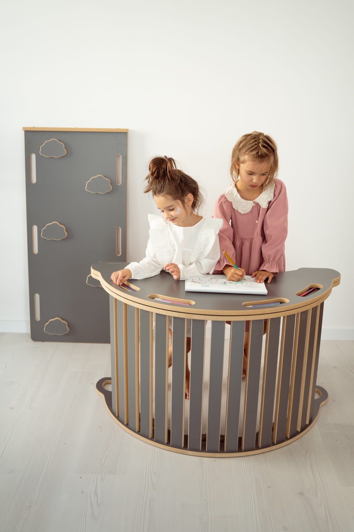 3in1 Didelis rokeris su rankenom + čiuožykla DEBESĖLIAI + stalviršis - pilkas