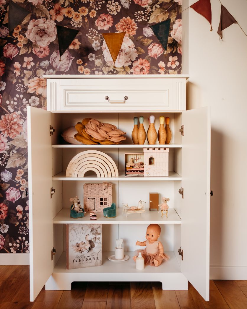 IDĖ Elegantiška Balta 2 Durų Spintelė