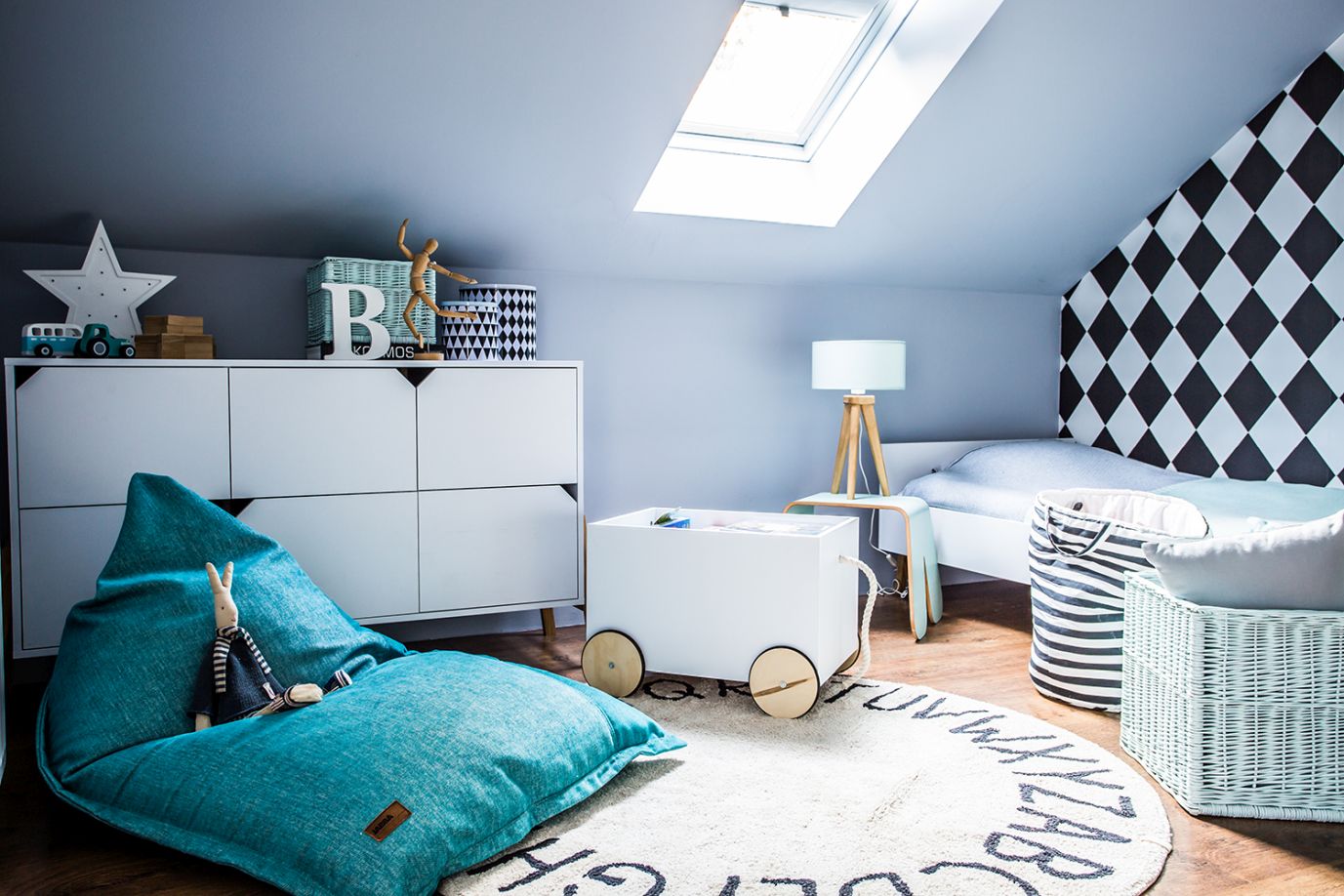 LOTĖ Sniego baltumo Lova 90x200