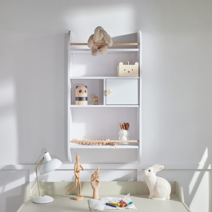 VAIVORYKŠTĖ Sniego Baltumo Sieninė Lentyna