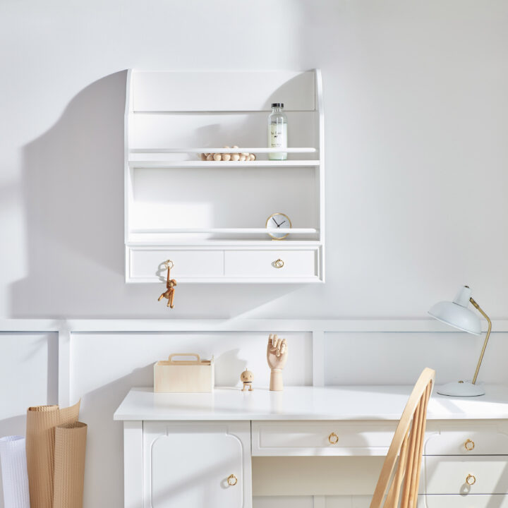 KARALIŠKA Nesenstančios Baltos Sieninė Lentyna