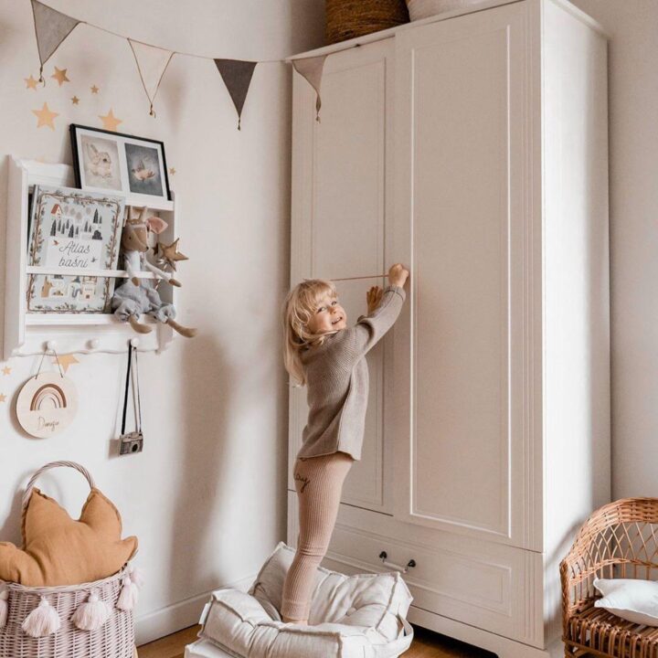 IDĖ Balta 2 Durų Aukšta Spinta