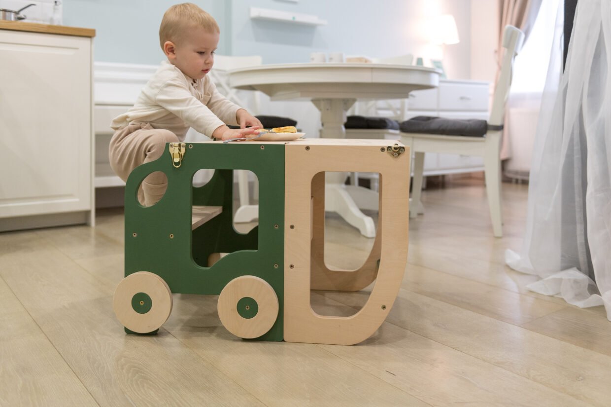 Montessori Virtuvės Bokštelis / Staliukas MAŠINĖLĖ