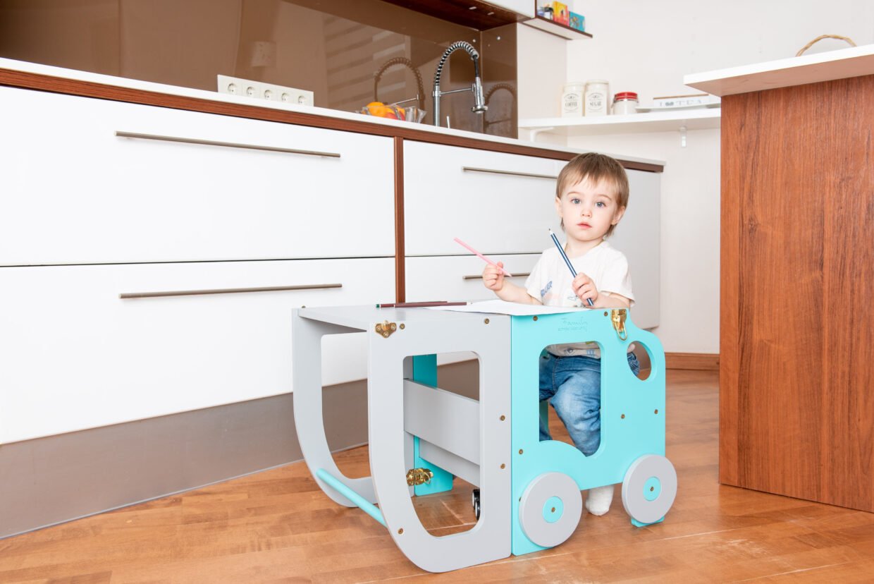 Montessori Virtuvės Bokštelis / Staliukas MAŠINĖLĖ