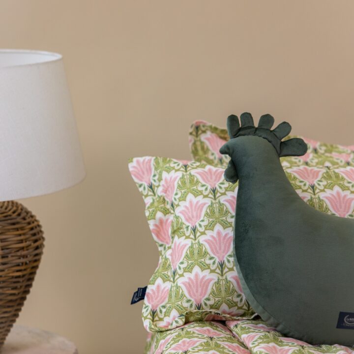 Močiutės Aksominė Pagalvėlė-Višta KHAKI