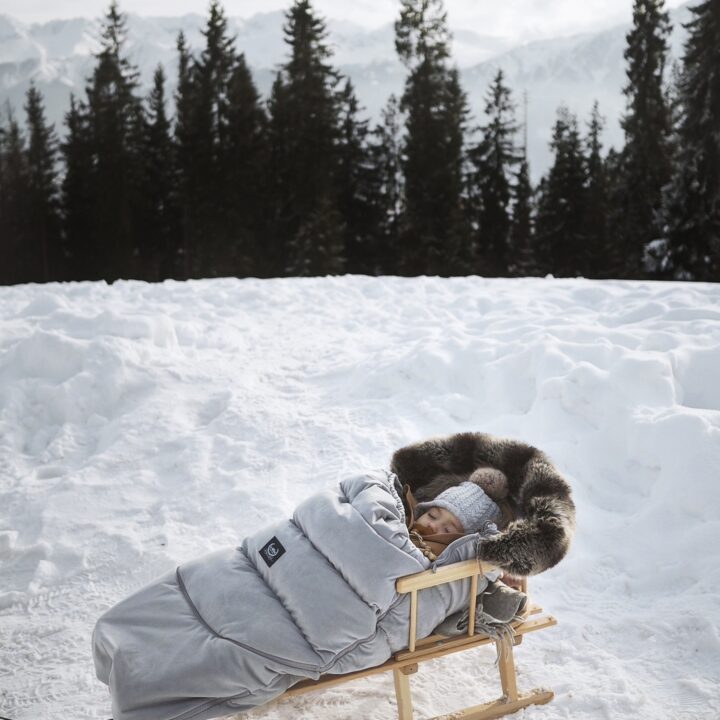 Kūdikių miegmaišis vežimėliui Combo PILKAS