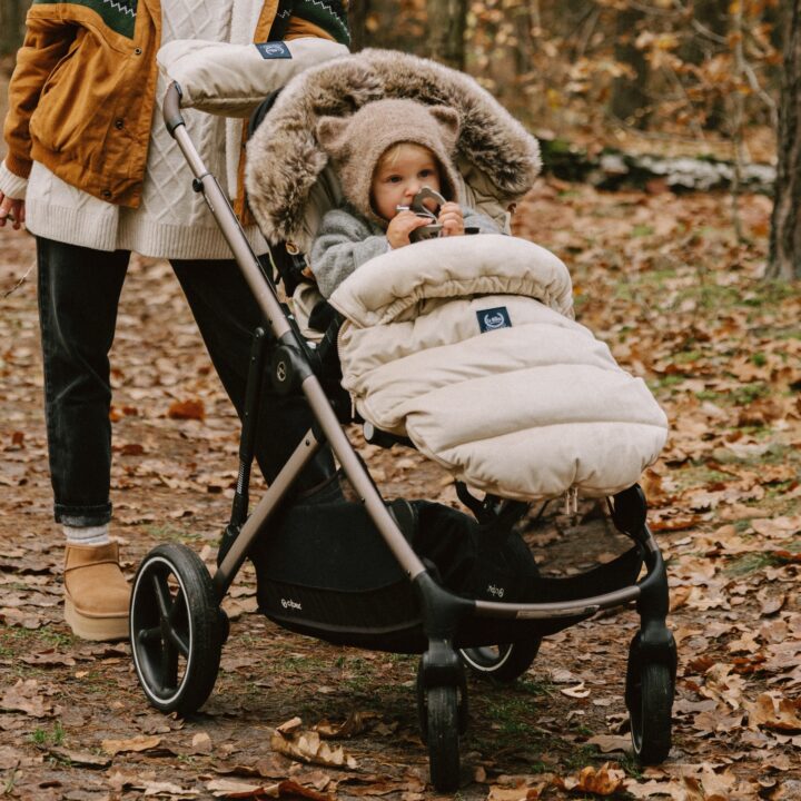 Universalus kūdikių miegmaišis vežimėliui SMĖLINIS