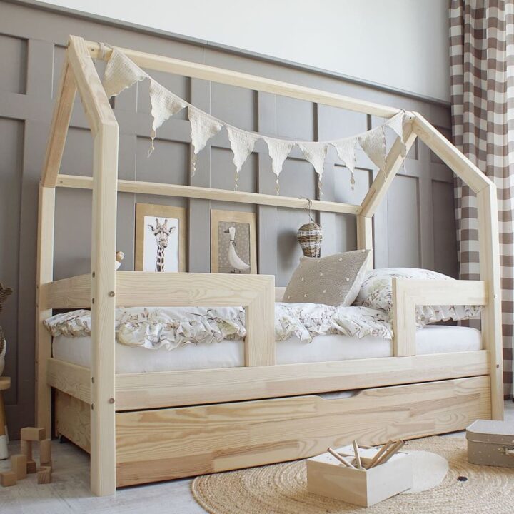 Vaikiška Lova Namelis BERTA DUO su stalčiumi